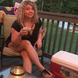 Meet your Posher, Holly